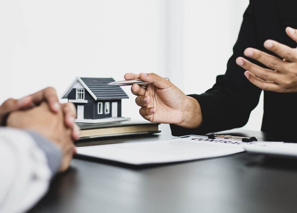 leasing agent vs property manager